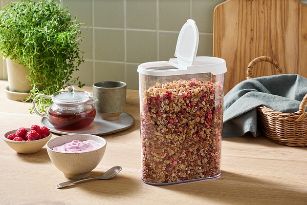 SmartStore Flip dry food keep with granola