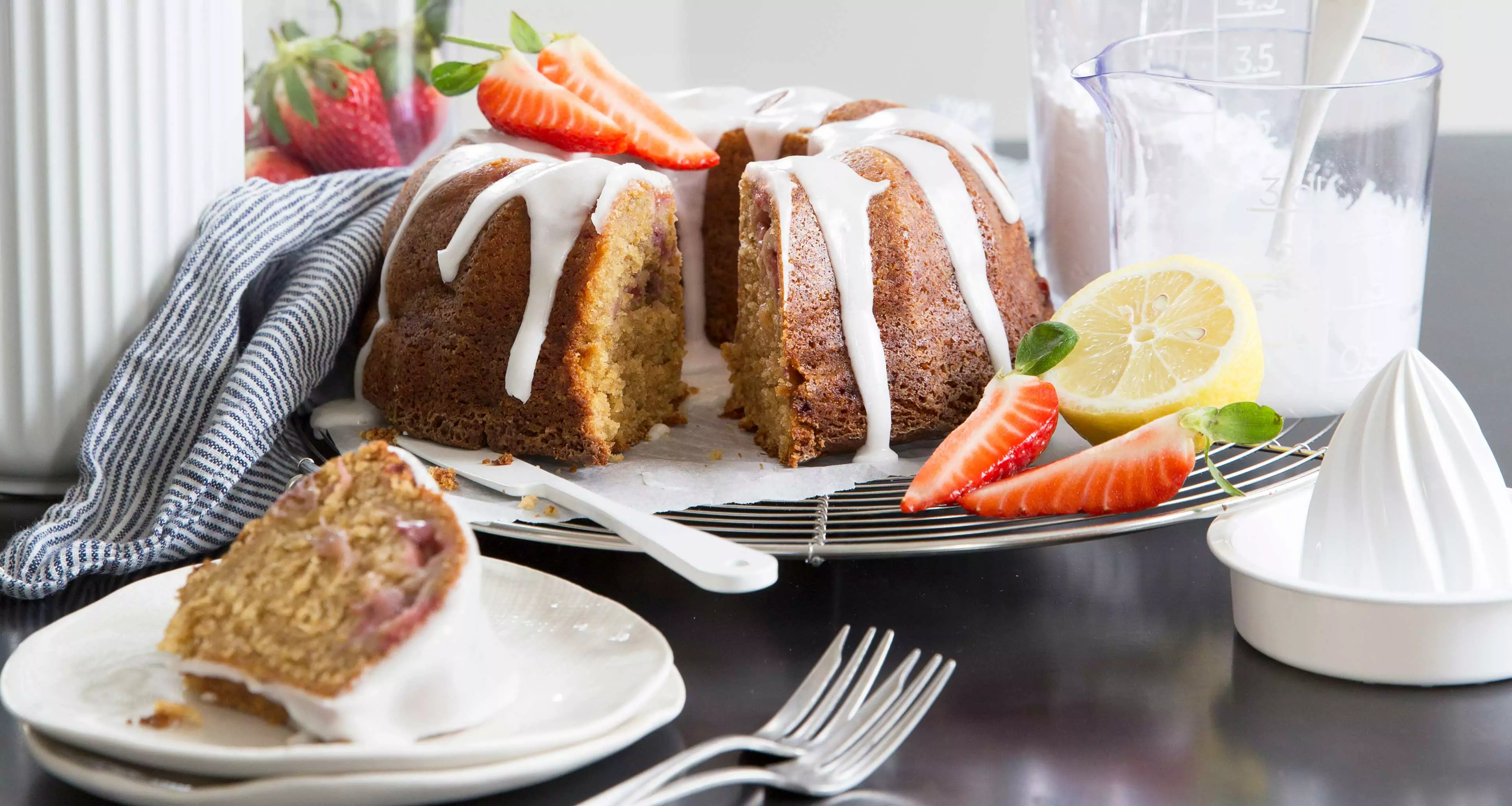 Yoghurt cake with strawberries and lemon glaze